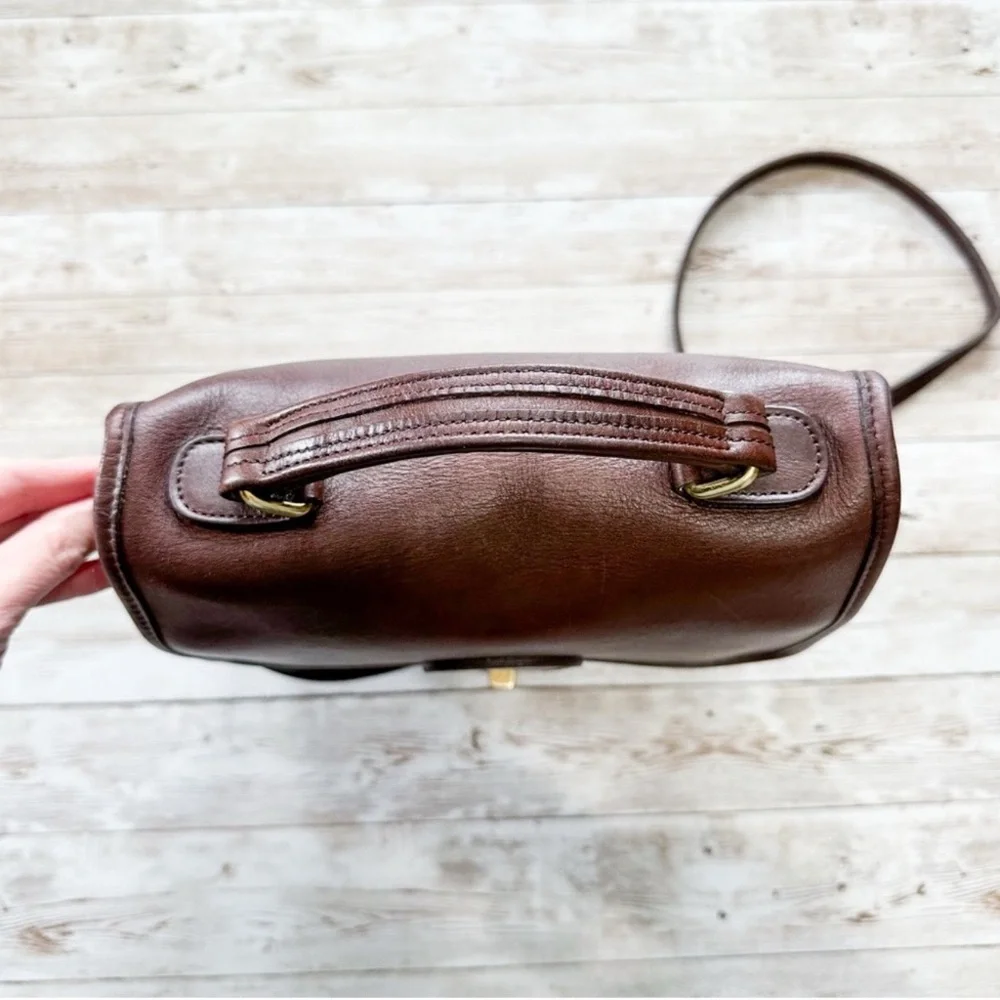 Coach Vintage Station Bag 5130 Mahogany Brown
Crossbody USA 1996 - Picture 4 of 8